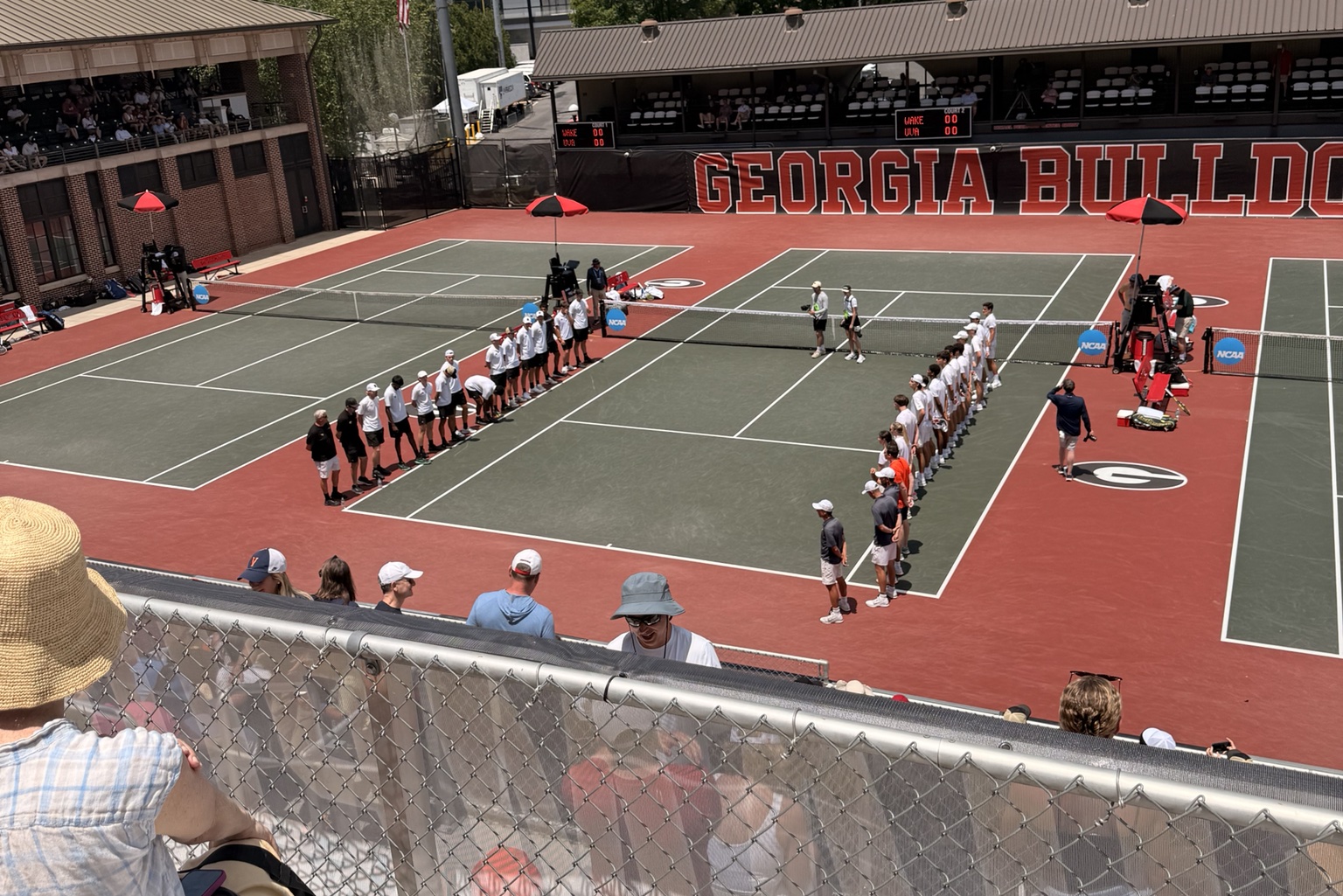 Photo of people, crowd, tennis courts 